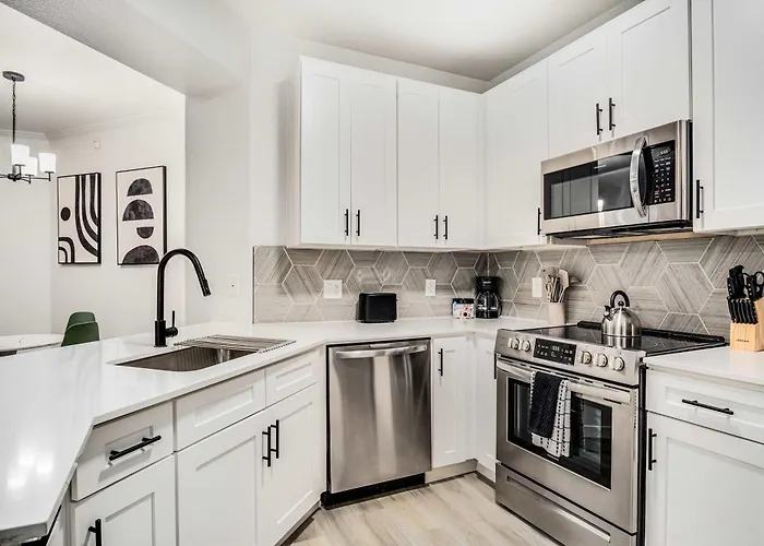 Apartment Boulevard 2br By Stadium Pool Parking Gym 05 Glendale