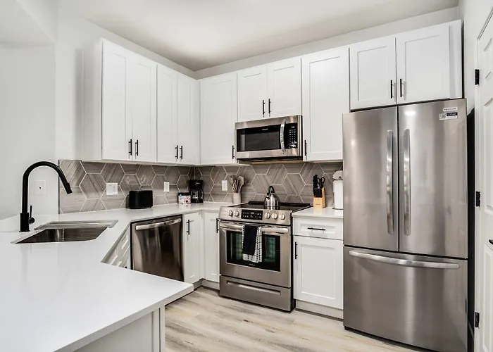 Boulevard 2br By Stadium Pool Parking Gym 05 Apartment Glendale