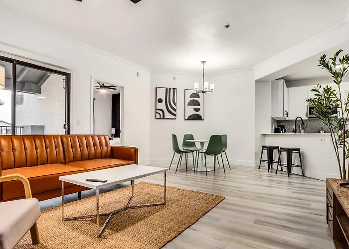 Apartment Boulevard 2br By Stadium Pool Parking Gym 05
